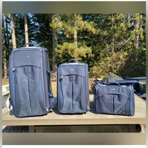 Tumi T3 Transporter Luggage
